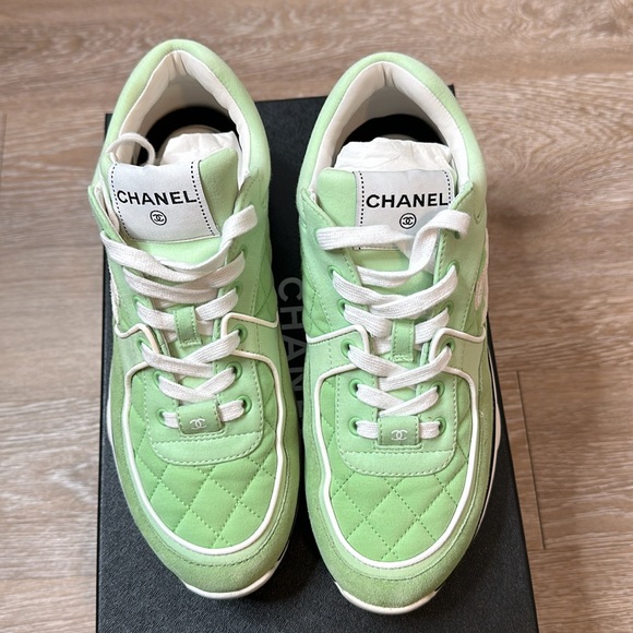 ❌SOLD❌ Chanel Sneakers Green 38.5 *RARE* - Picture 9 of 9